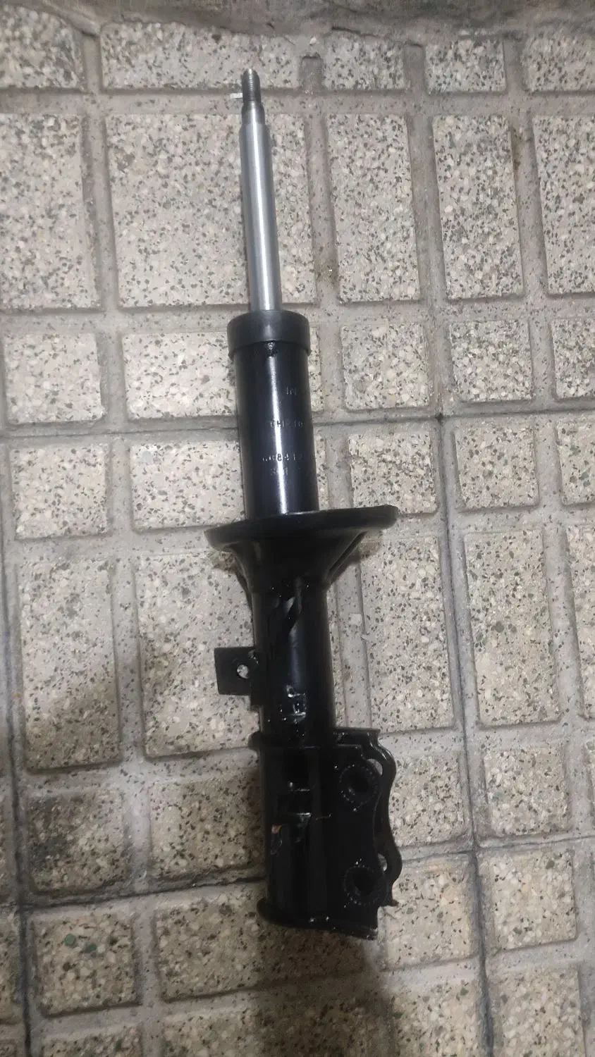 کمک جلو کوییک سمت راست در حد|قطعات یدکی و لوازم جانبی|کرج, برغان|دیوار