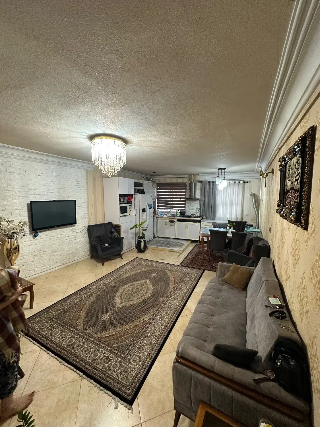 فروش واحد مسکونی اول گلزاران به علت مهاجرت|فروش آپارتمان|رشت, گلزاران|دیوار