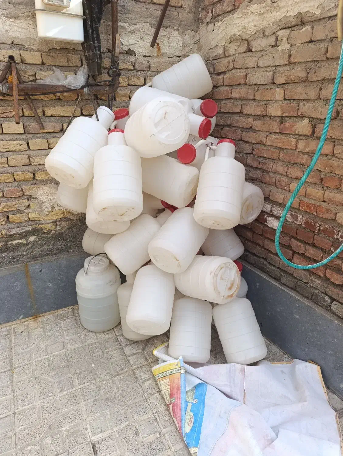 دبه|ظروف نگهدارنده، پلاستیکی، یک‌بارمصرف|اهر, |دیوار