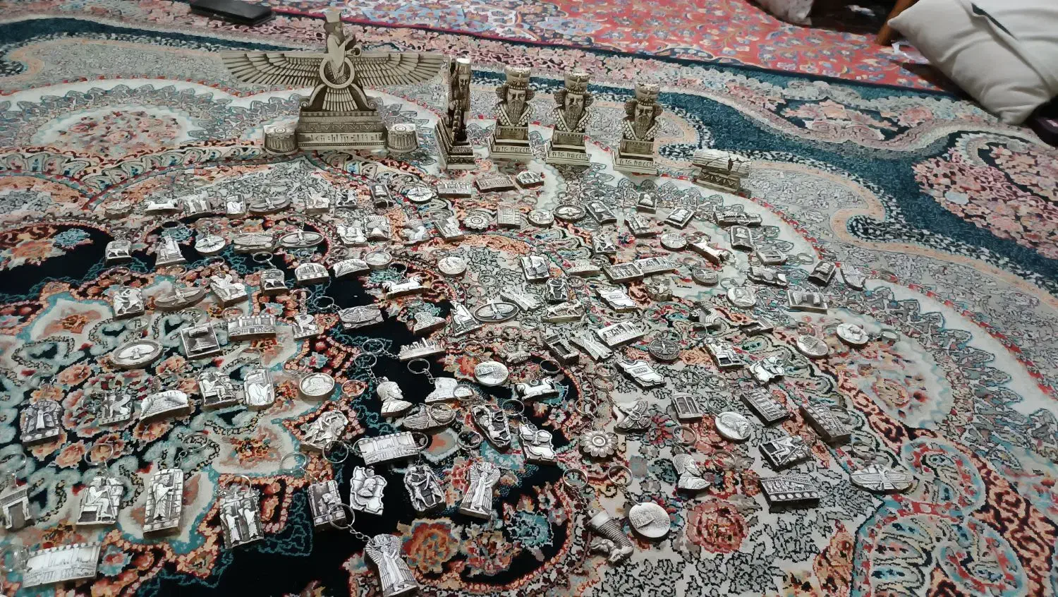 دسته کلید های هخامنشی در قیمت های مناسب|صنایع دستی و سایر لوازم تزئینی|مهریز, |دیوار