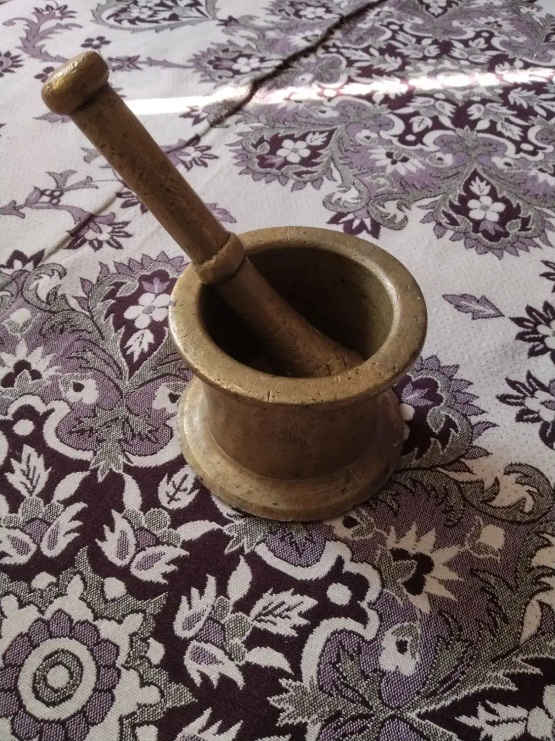 هاون برنجی قدیمی|کلکسیون اشیاء عتیقه|مشکین‌دشت, |دیوار