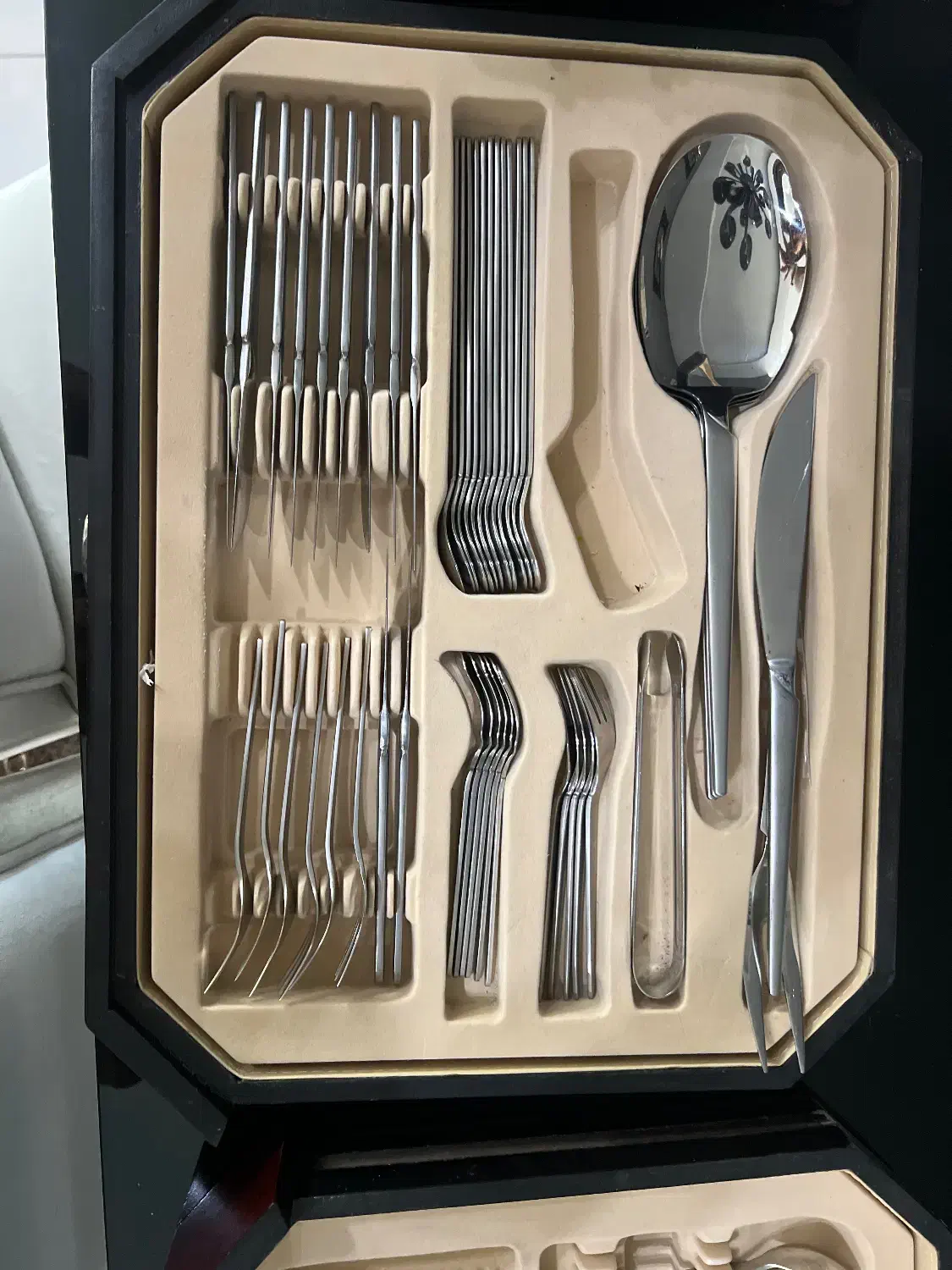 سرویس قاشق چنگال ۲۴ نفره با جعبه طبقاتی|ظروف سرو و پذیرایی|تهران, پاسداران|دیوار