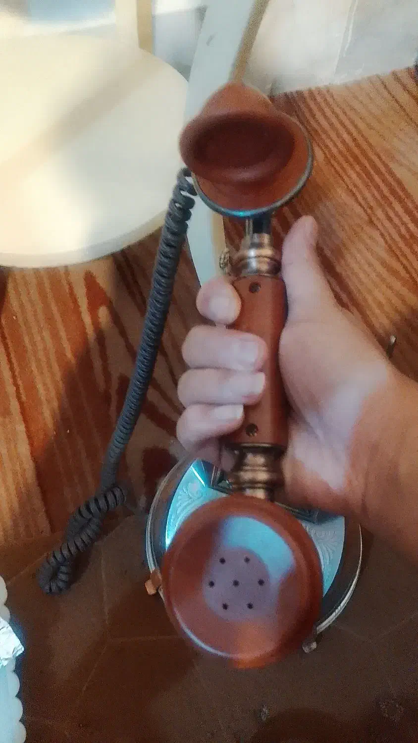 تعدادی وسایل|تلفن رومیزی|تربت‌حیدریه, اندیشه|دیوار