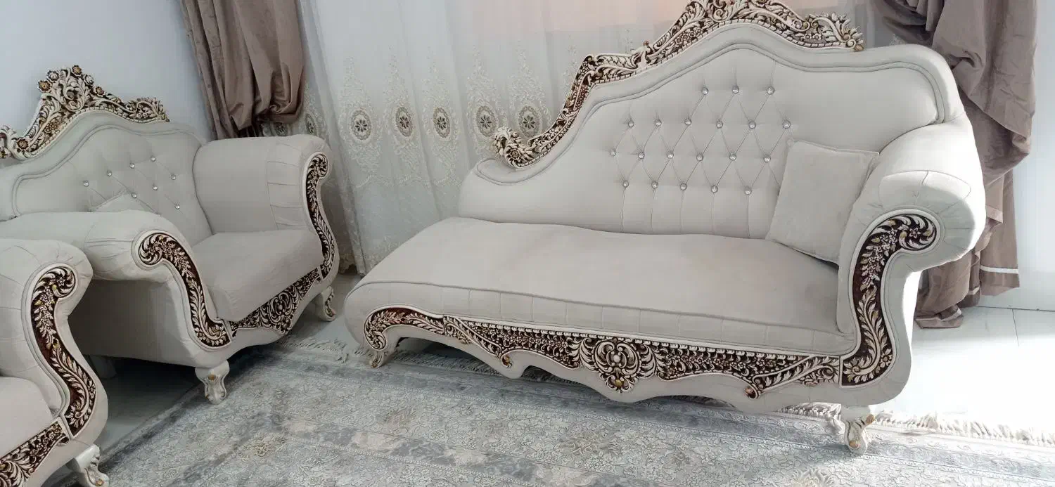 فروش یک دست مبل سلطنتی هفت نفره|مبلمان خانگی و میز عسلی|بندرعباس, |دیوار