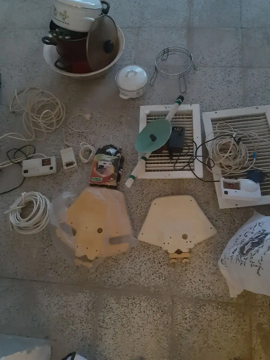 چرخ گوشت آمریکایی دوتا آنتن هانی درختچه.میز وغیره|سایر لوازم برقی|اسفراین, |دیوار