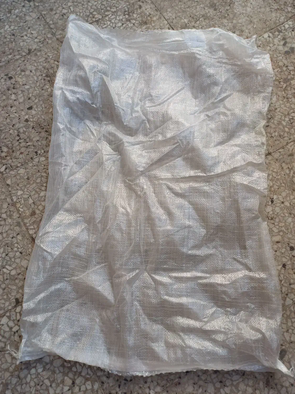 کیسه خالی سفید|ابزارآلات|آستانه اشرفیه, |دیوار