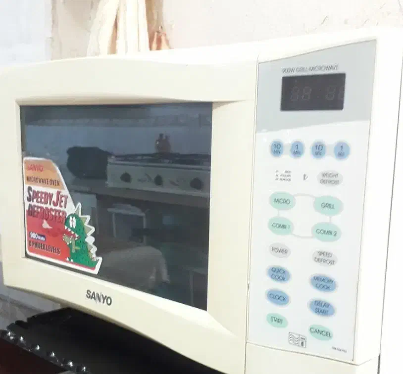 ماکروویو یا ماکروفر برند سانیو SANYO|اجاق گاز و لوازم برقی پختوپز|قم, بکایی|دیوار