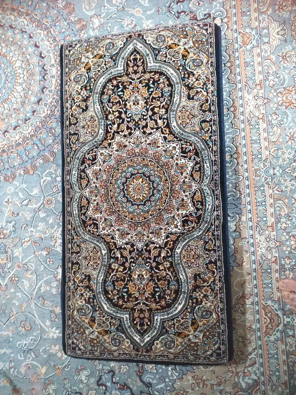 پشتی فرشی|پشتی|چهاردانگه (تهران), |دیوار