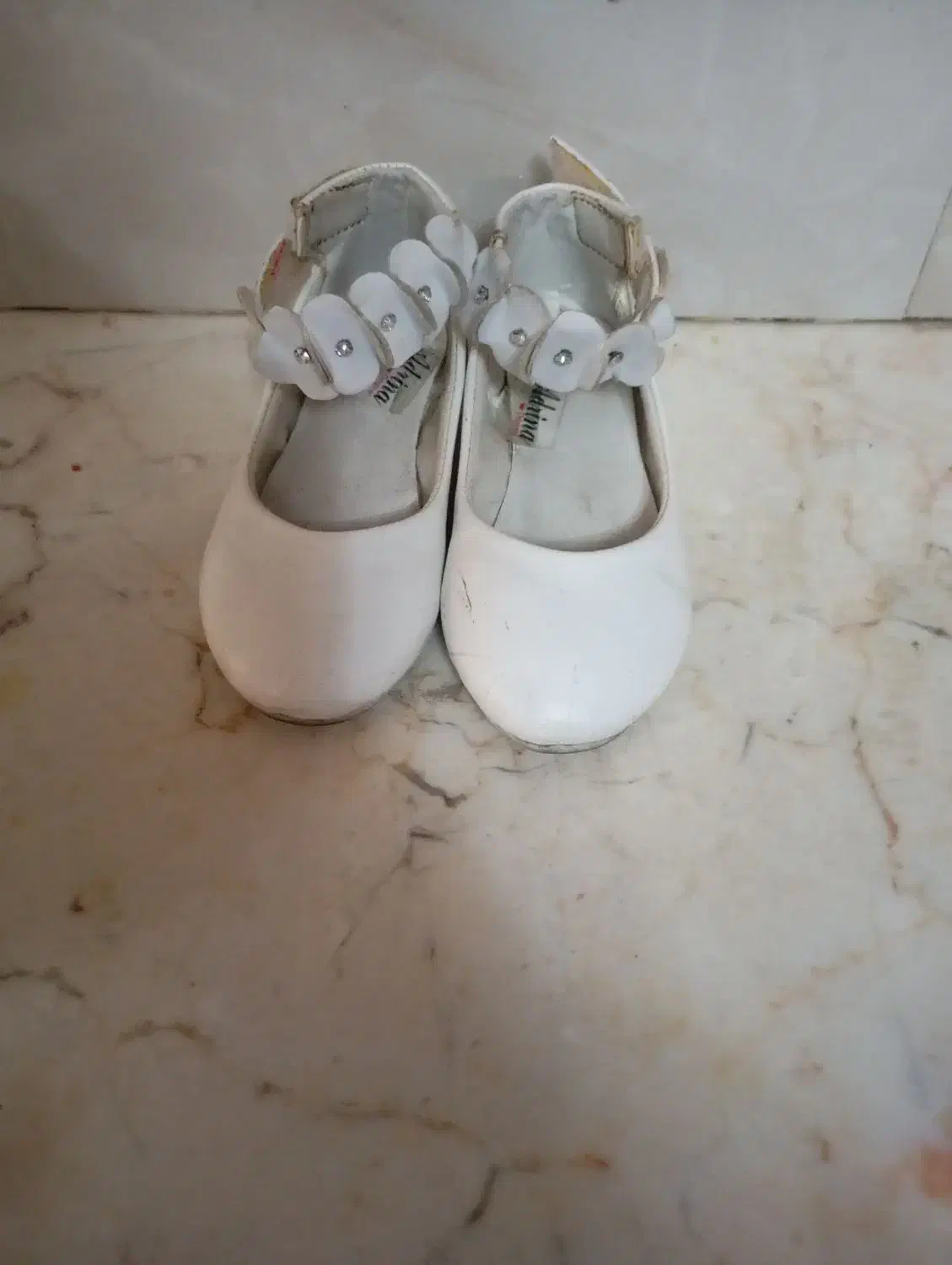 کفش بچه گانه|کفش و لباس بچه|رودهن, |دیوار