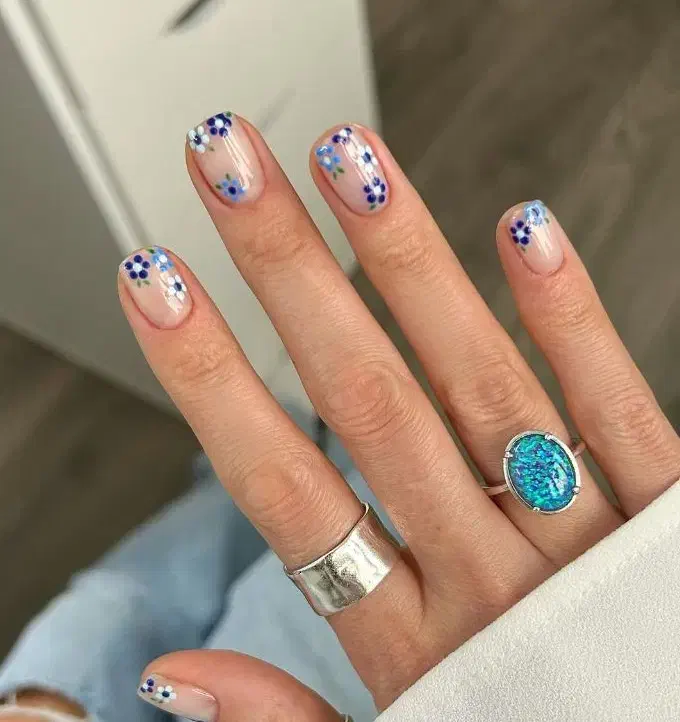 مانیکور و کاشت|خدمات آرایشگری و زیبایی|نی‌ریز, |دیوار