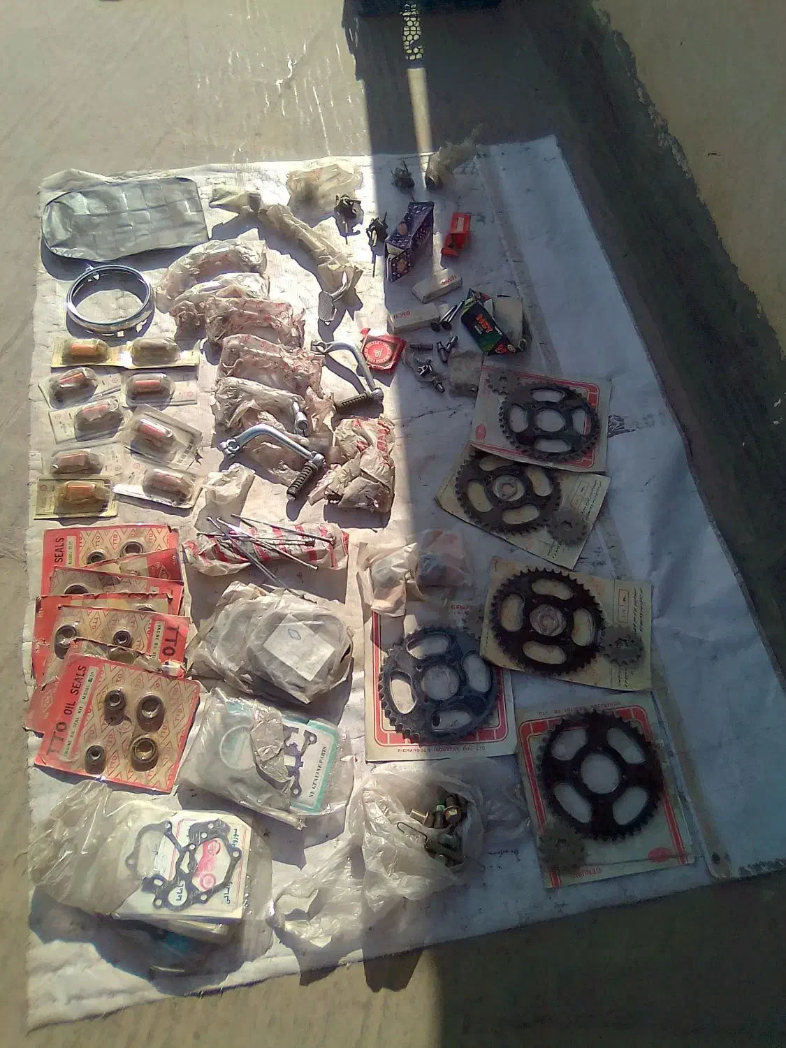 لوازم‌موتور‌دوزمانه‌قدیم|قطعات یدکی و لوازم جانبی|قم, قلعه عموحسین|دیوار