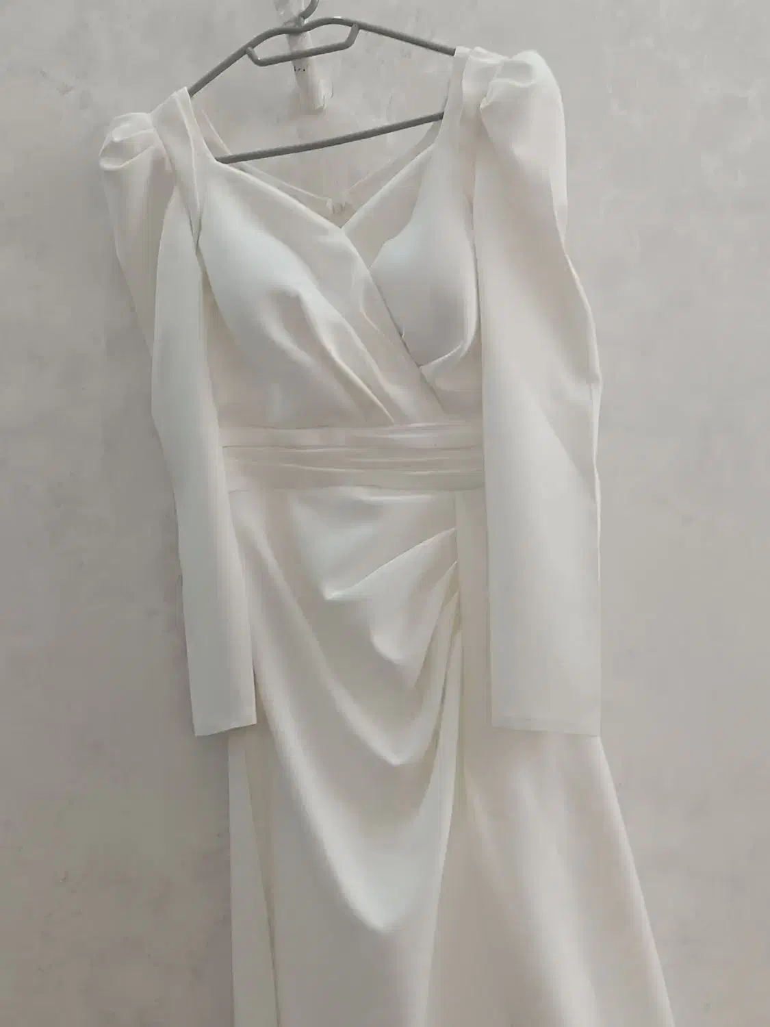 لباس ساده عقد|لباس|قدس, شهرقدس|دیوار