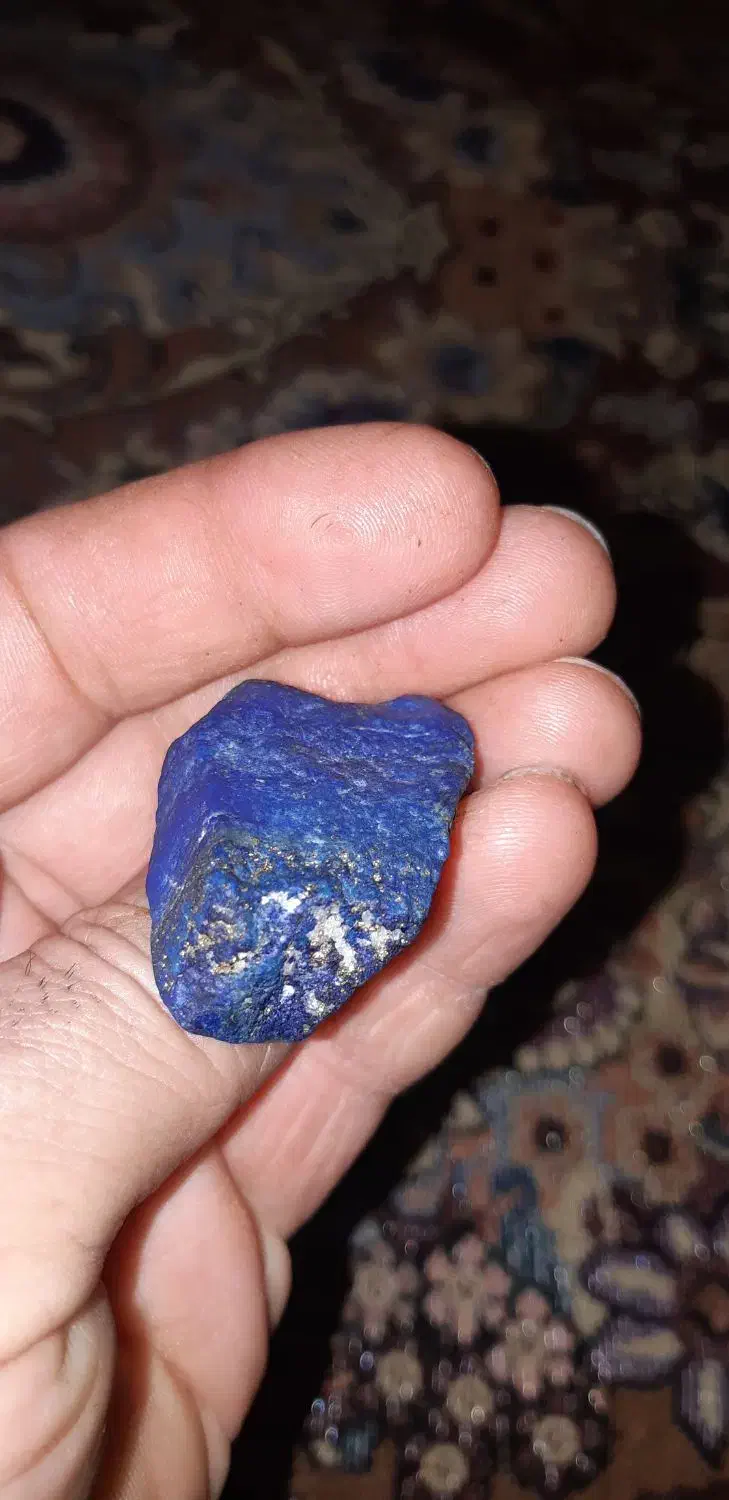 سنگ لاجورباذرات زردبه شرطت سختی ۱۳|جواهرات|بروجرد, |دیوار