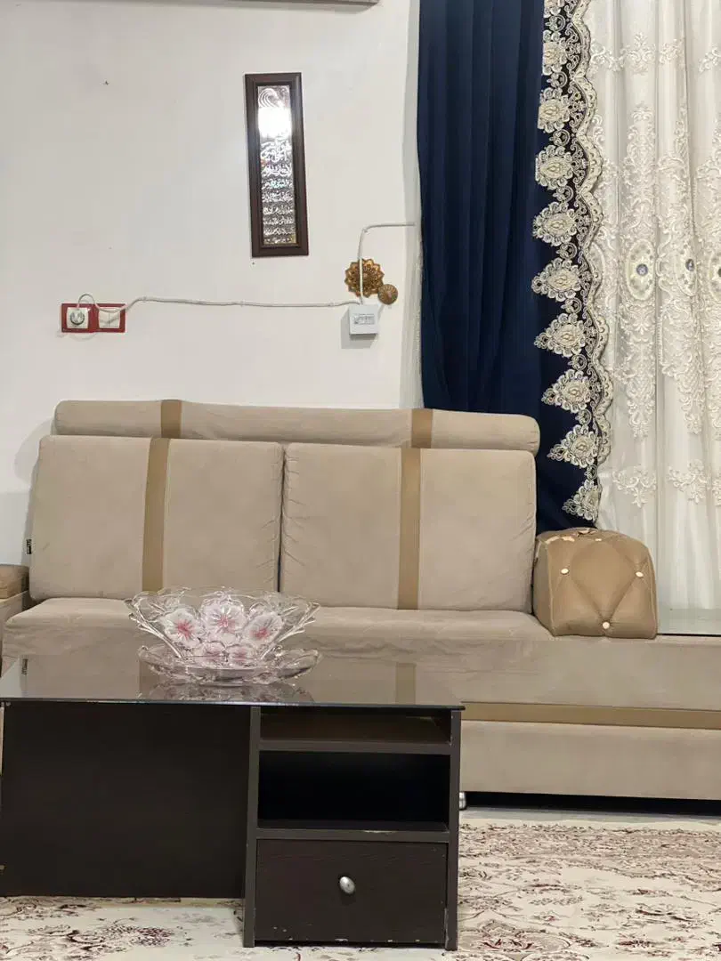 مبل ۸ نفره با سه تا میز ۴/۸۰۰|مبلمان خانگی و میز عسلی|زاهدان, |دیوار