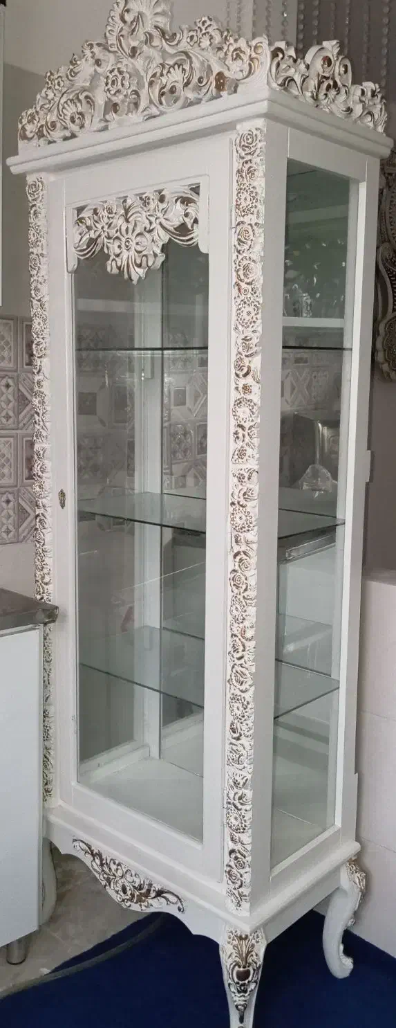 ویترین ظرف سفید طلایی|بوفه، ویترین، کنسول|قم, کلهری|دیوار
