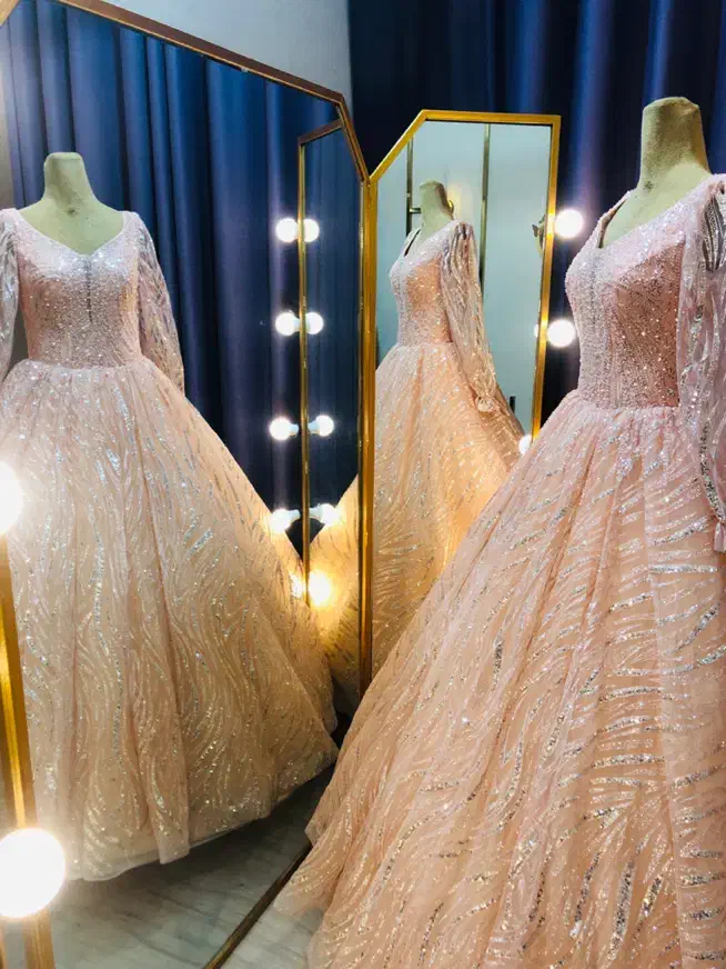 لباس رنگی|لباس|شیراز, دکتر حسابی|دیوار