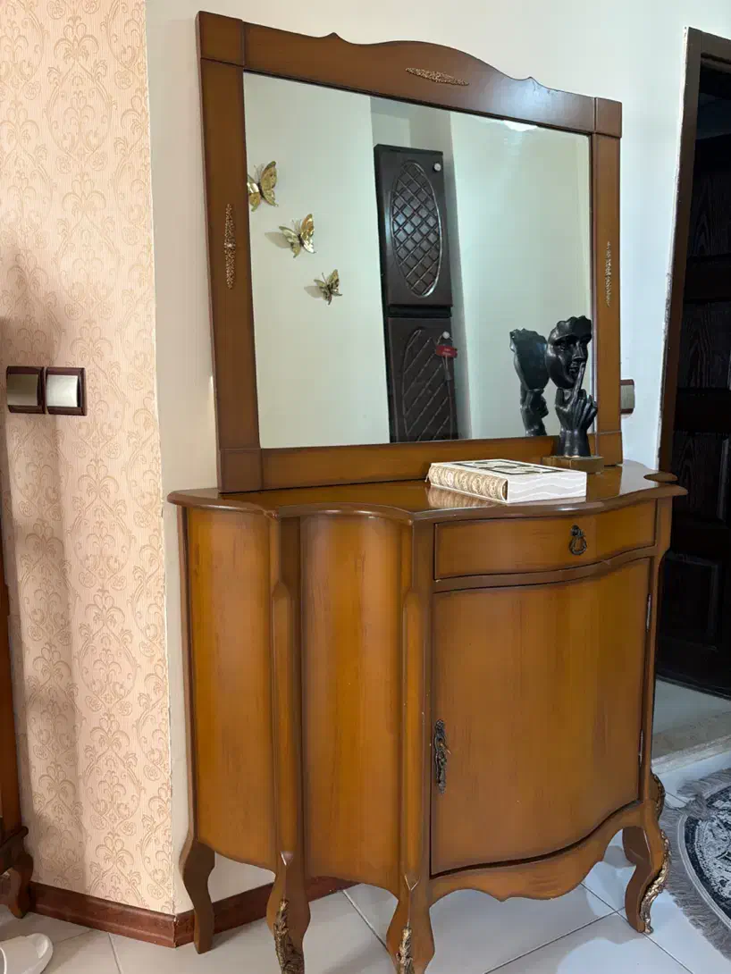 اینه و کنسول منبت کاری در حد نو|بوفه، ویترین، کنسول|کیش, |دیوار