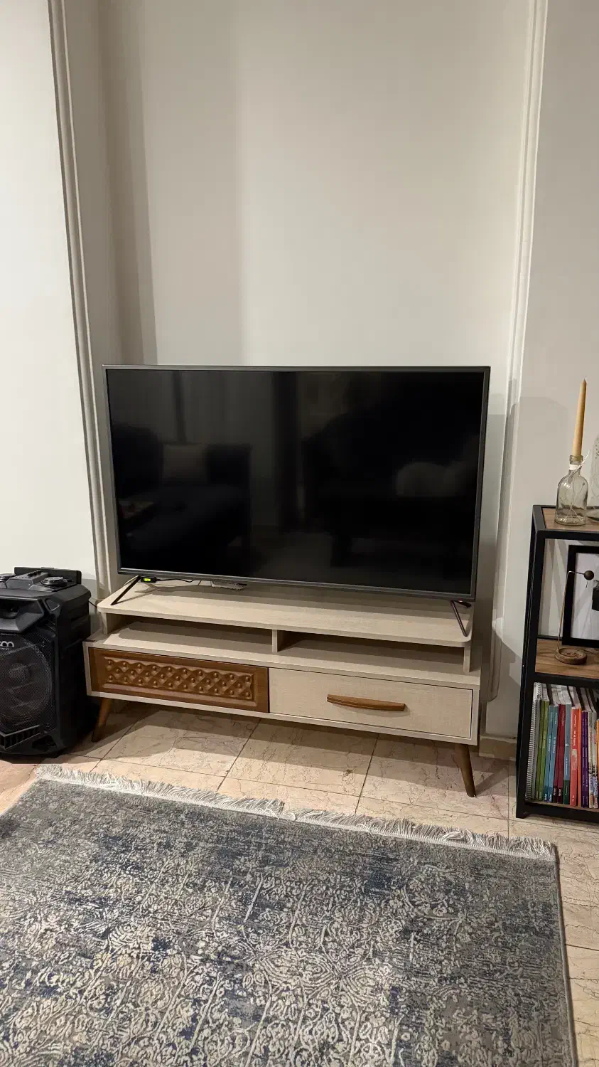 زیر تلویزیونی در حد نو|میز تلویزیون|تهران, آسمان|دیوار