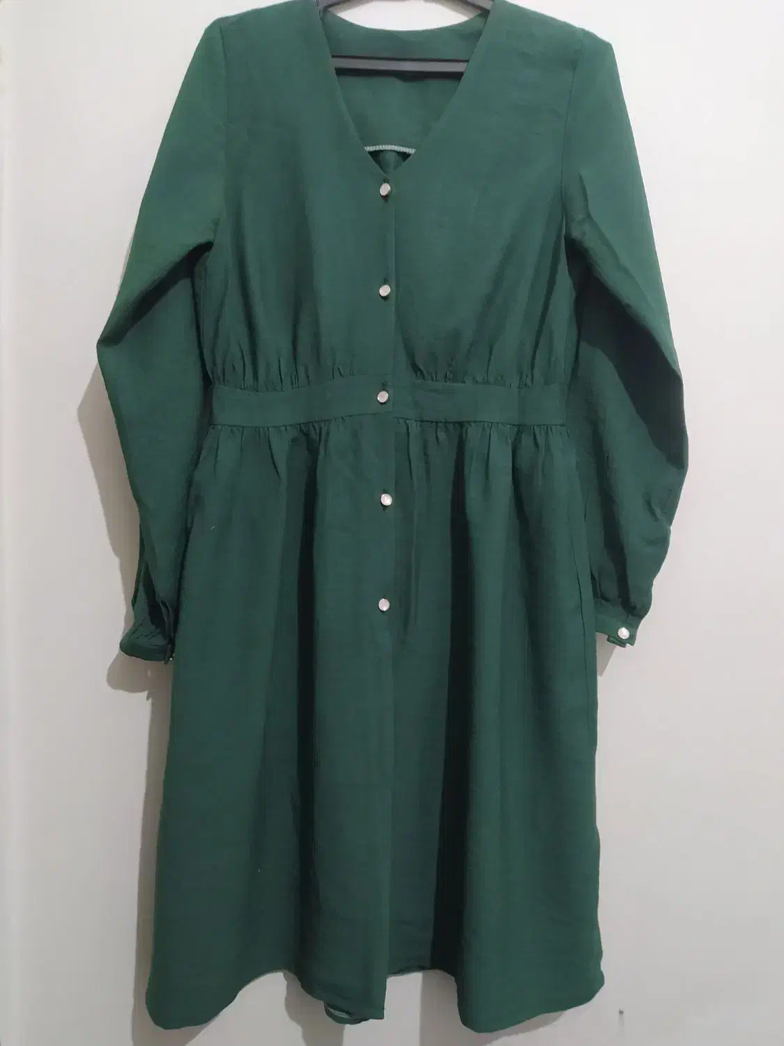 لباس بلند|لباس|قم, شهر قائم|دیوار