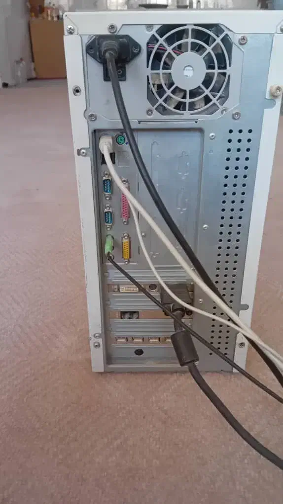 رایانه و رومیزی|رایانه رومیزی|میبد, |دیوار