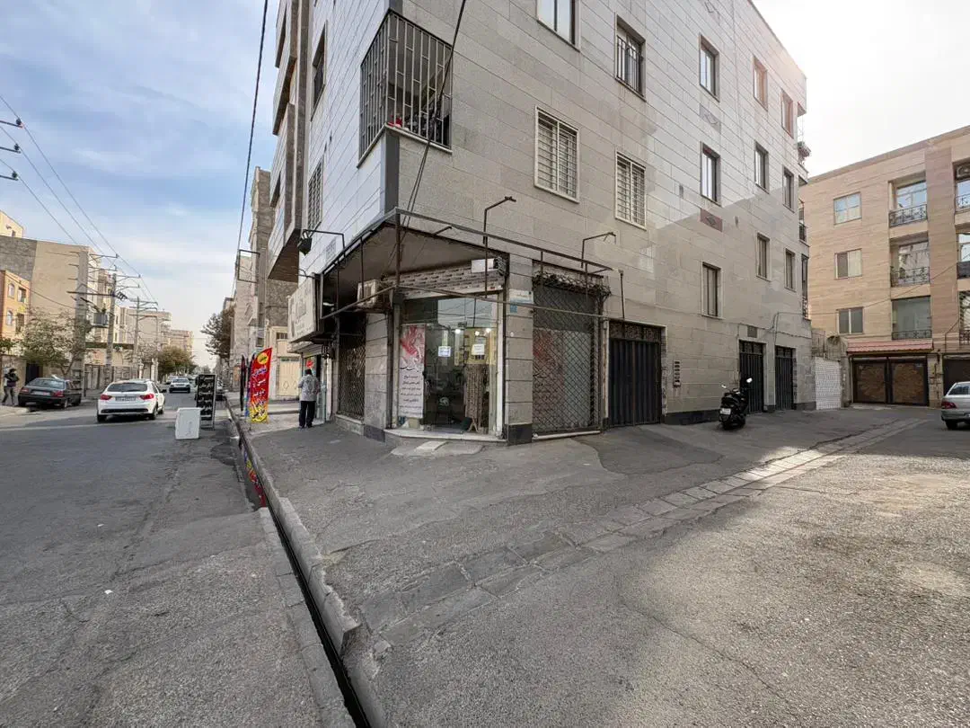 تجاری ۱۶ متری ، نزدیک تقاطع معلم ، دو نبش|اجارهٔ مغازه و غرفه|اندیشه, شهرک المهدی|دیوار