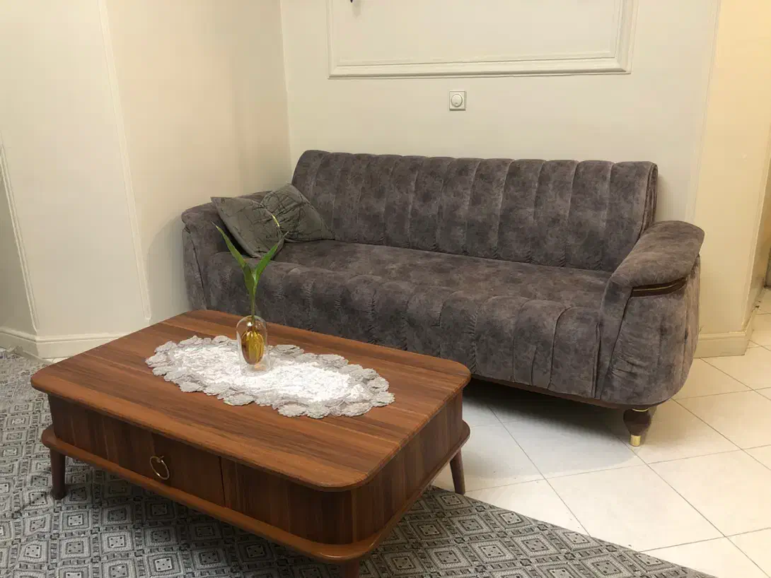 مبل راحتی ۷نفره در حد نو|مبلمان خانگی و میز عسلی|تهران, دردشت|دیوار