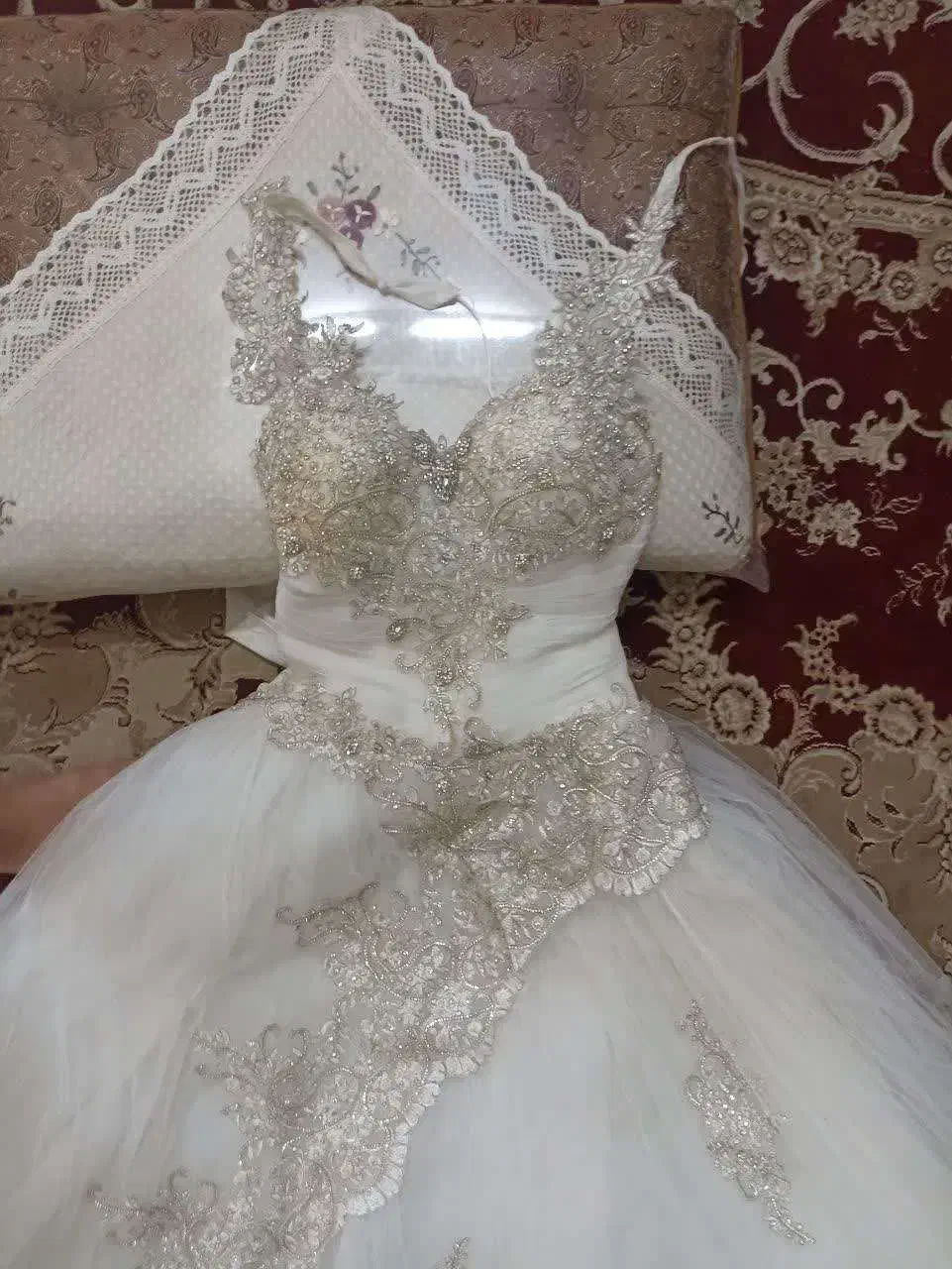 لباس عروس|لباس|اشکذر, |دیوار