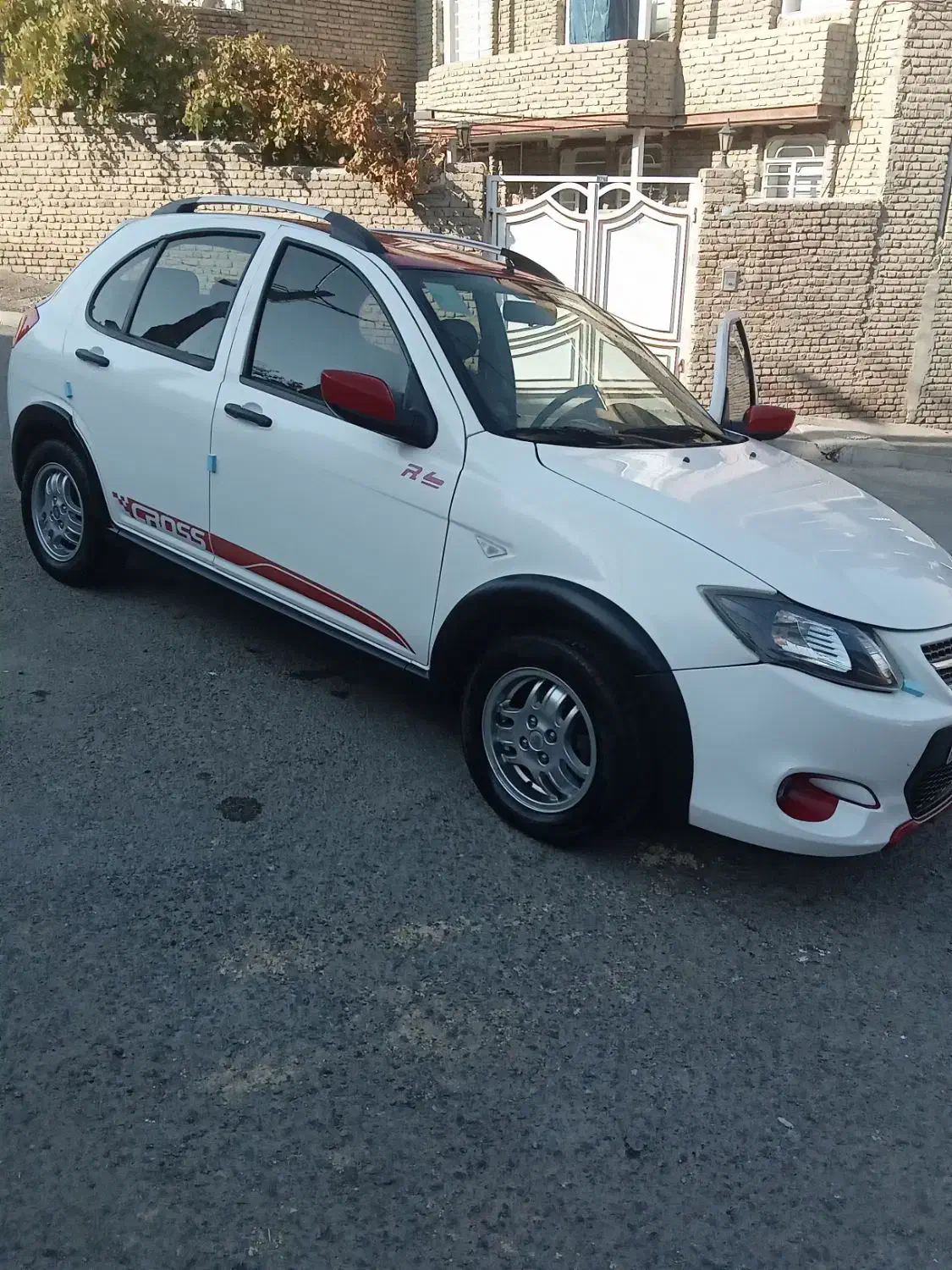 کوئیک R مدل99 سفید وقرمز بدون رنگ وبدون خط وخش|خودرو سواری و وانت|ارومیه, |دیوار