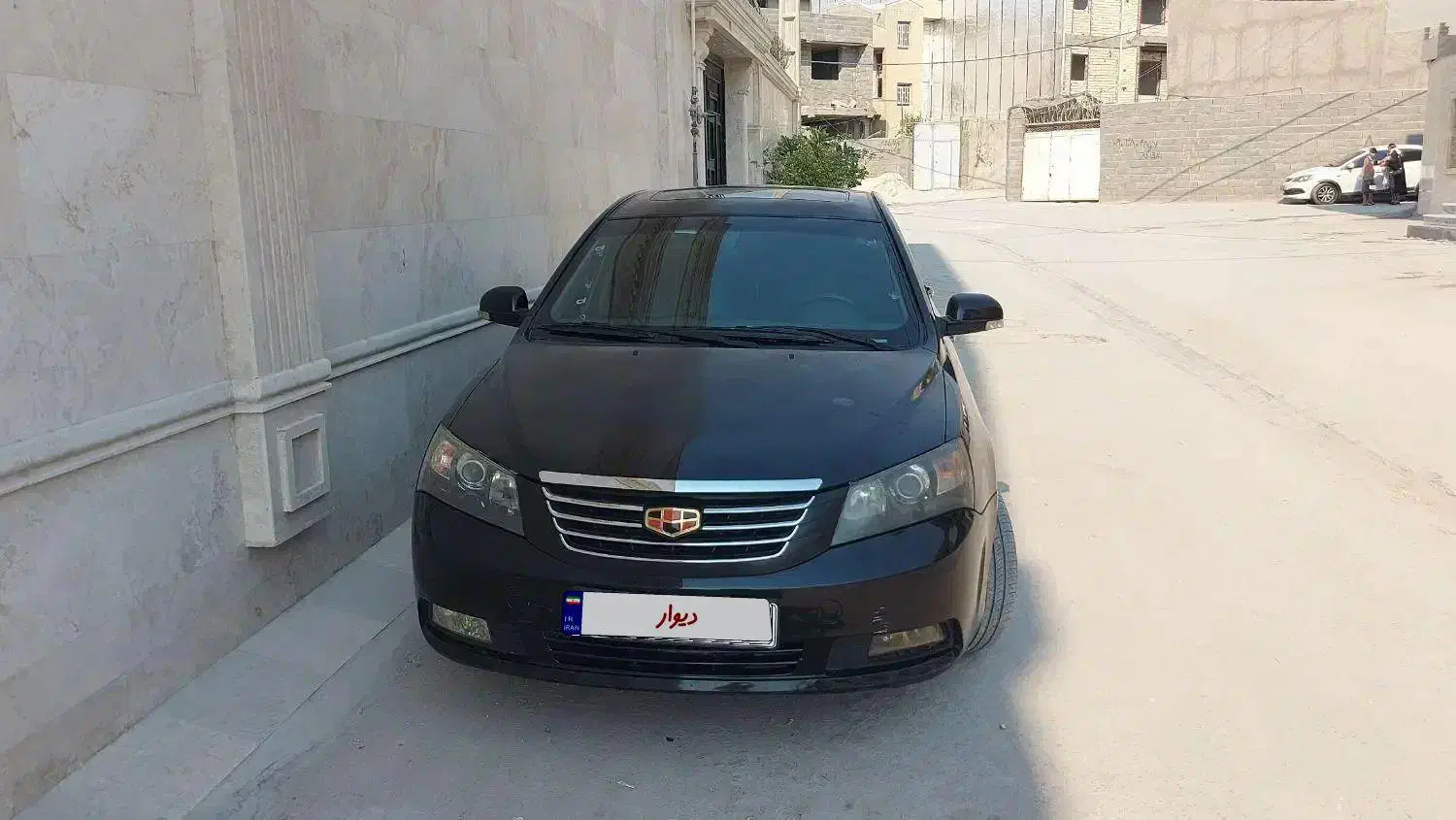 فروش جیلی امگرنددنده ای ۲۰۱۳ بدون رنگ و ضربه|خودرو سواری و وانت|شیراز, فرودگاه شهید دستغیب شیراز|دیوار