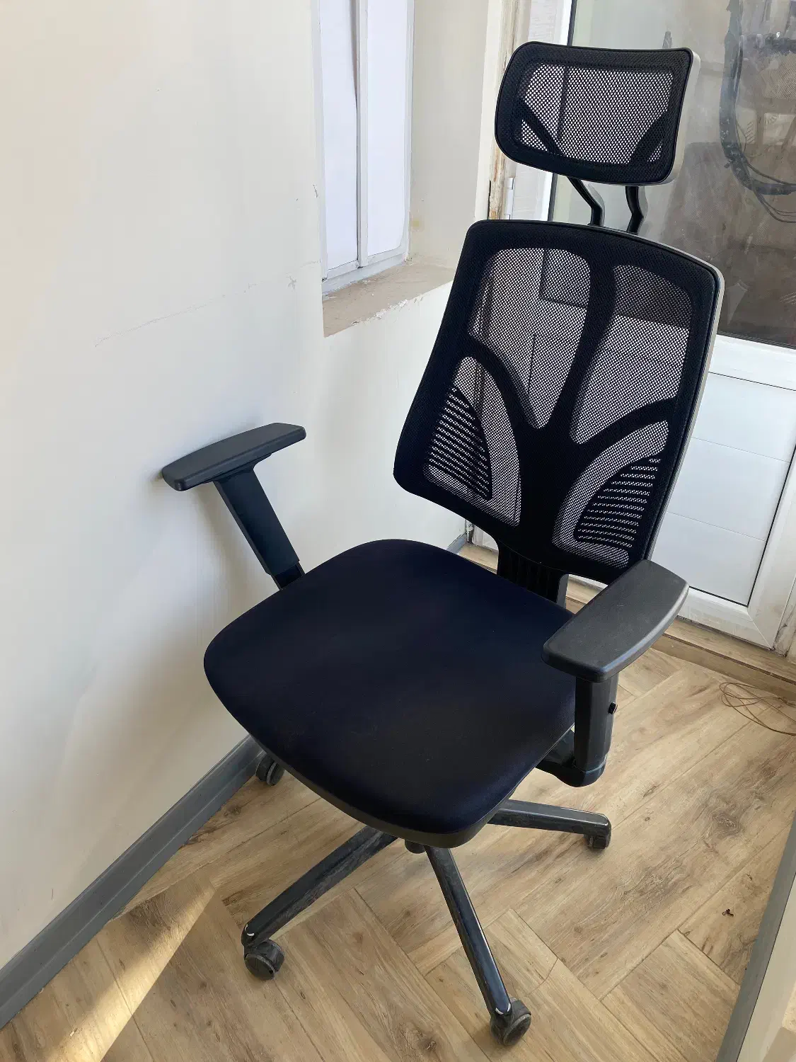 صندلی ارگونومیک|مبلمان اداری|سبزوار, امیر کبیر|دیوار