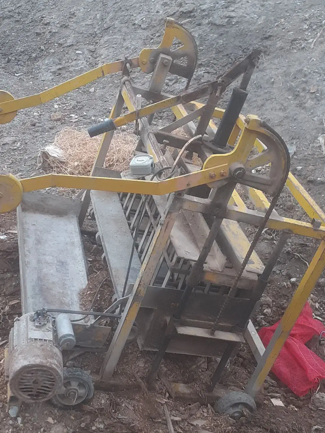 دستگاه بلوکه.زنی|مصالح و تجهیزات ساختمان|درمیان, |دیوار