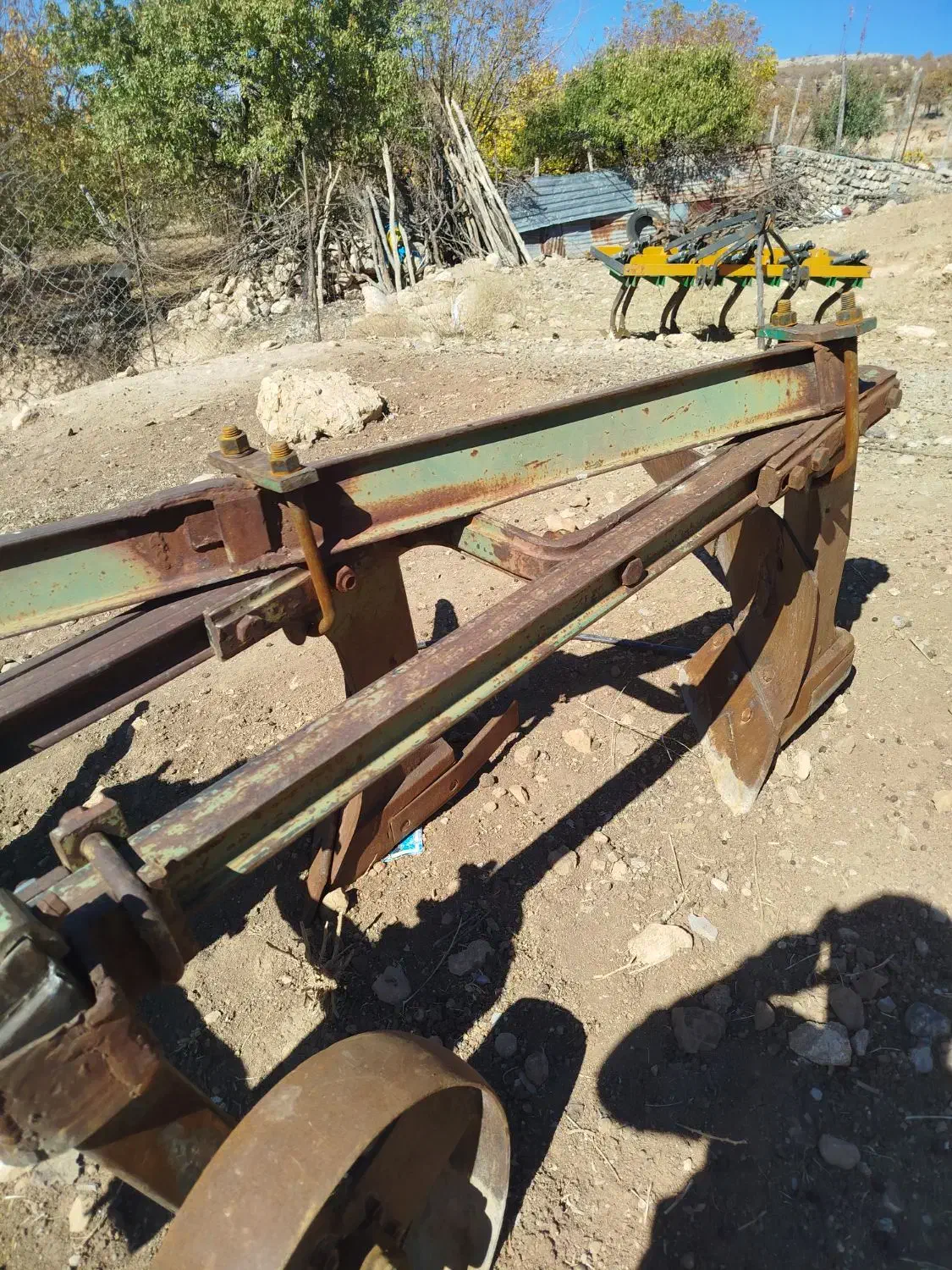 گاو‌آهن|ماشین‌آلات صنعتی|گهواره, |دیوار