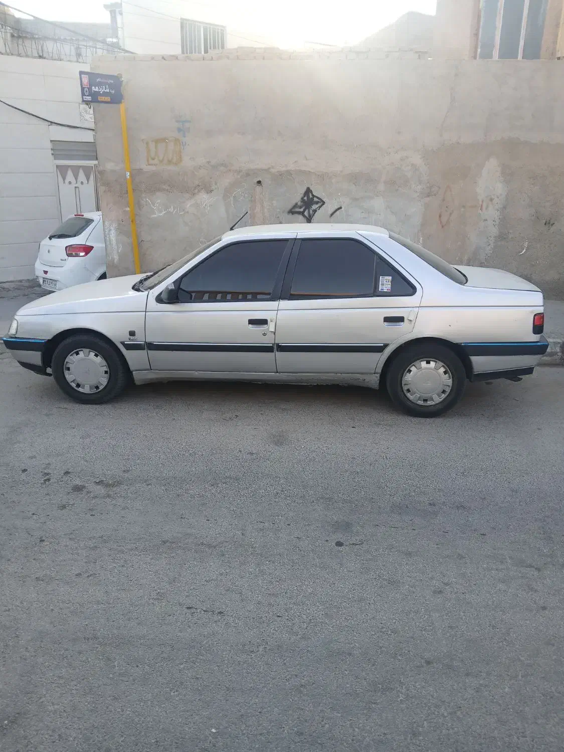 پژو۴۰۵عروسک کم کارمدل آخرای۸۹بهمراه سیستم فول|خودرو سواری و وانت|قم, سربخش|دیوار