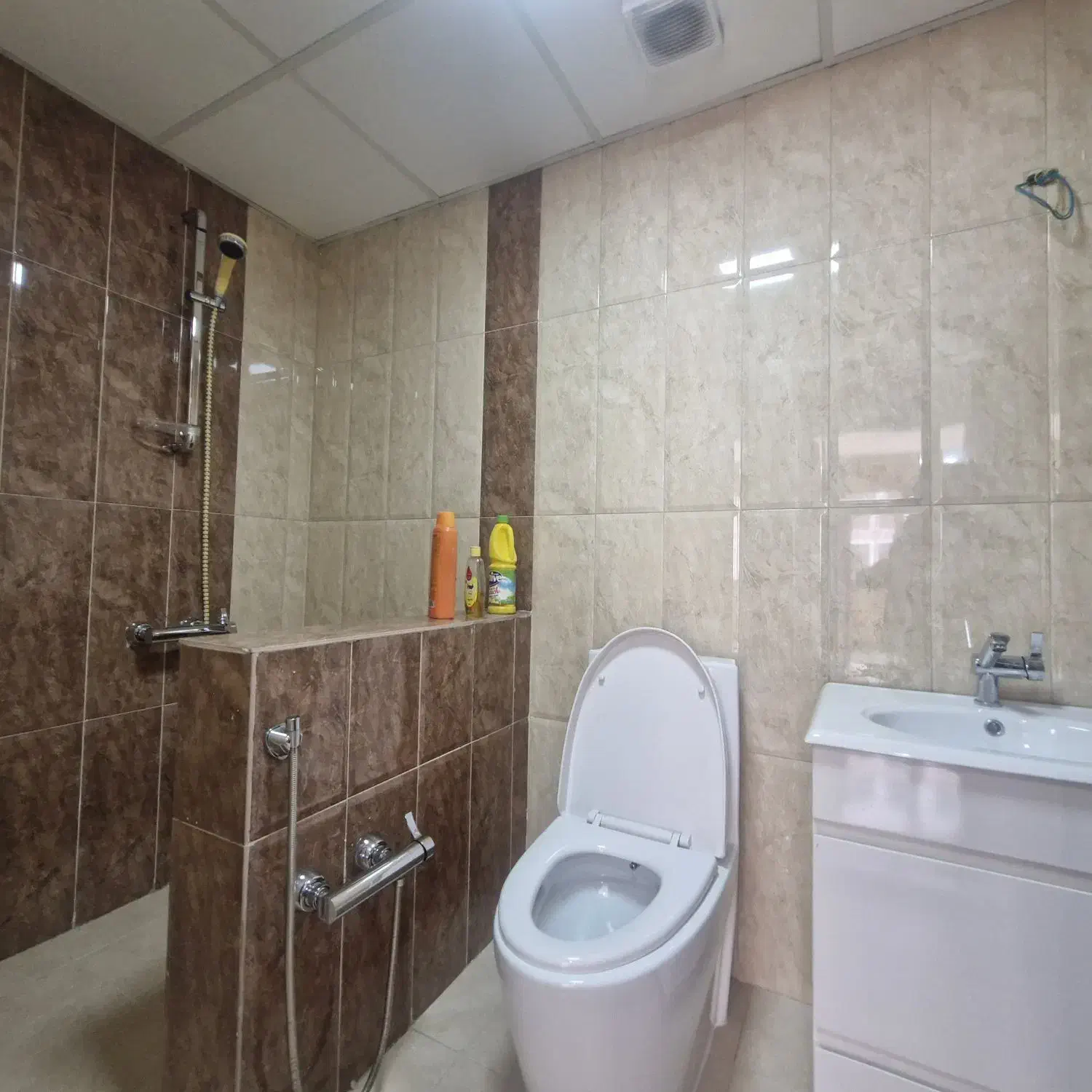 ۱۲۱متر ۲خواب نوساز ،مرواریدشهر،اردستانی،منطقه۲۲