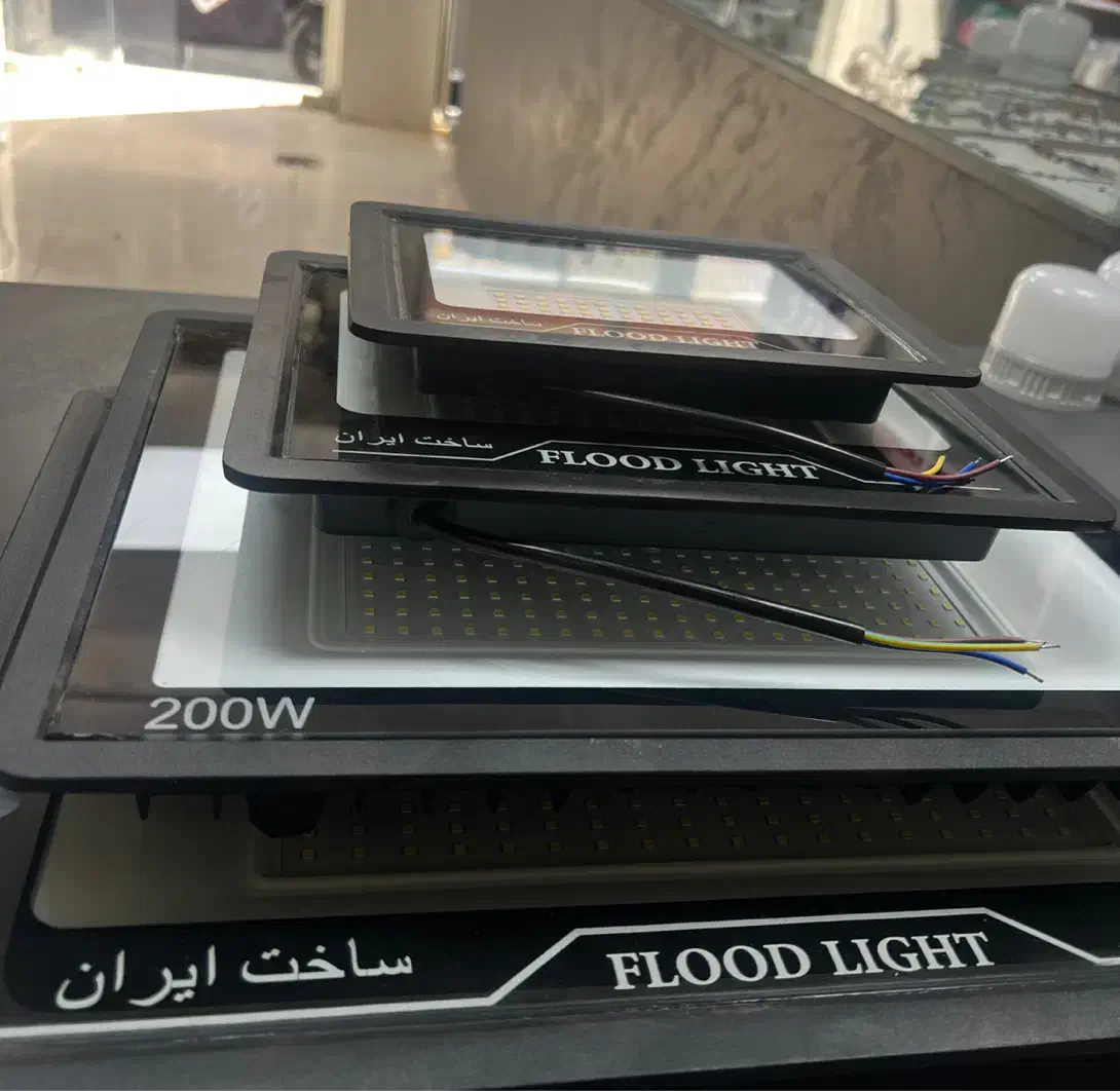 پروژکتور اکونومی( درجه ۱)|لامپ و چراغ|اهواز, نادری|دیوار