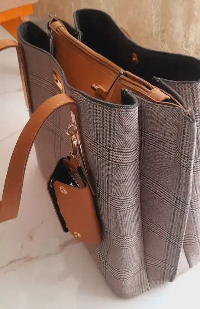 کیف|کیف، کفش، کمربند|نیشابور, هفده شهریور|دیوار