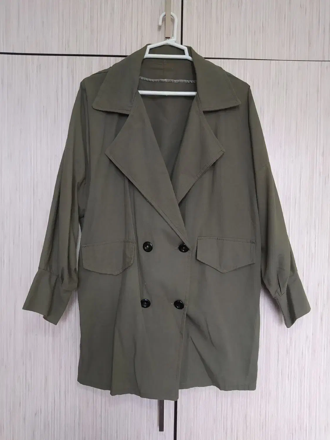 تعدادی مانتو،شال ،روسری،شلوار|لباس|رشت, استادسرا|دیوار