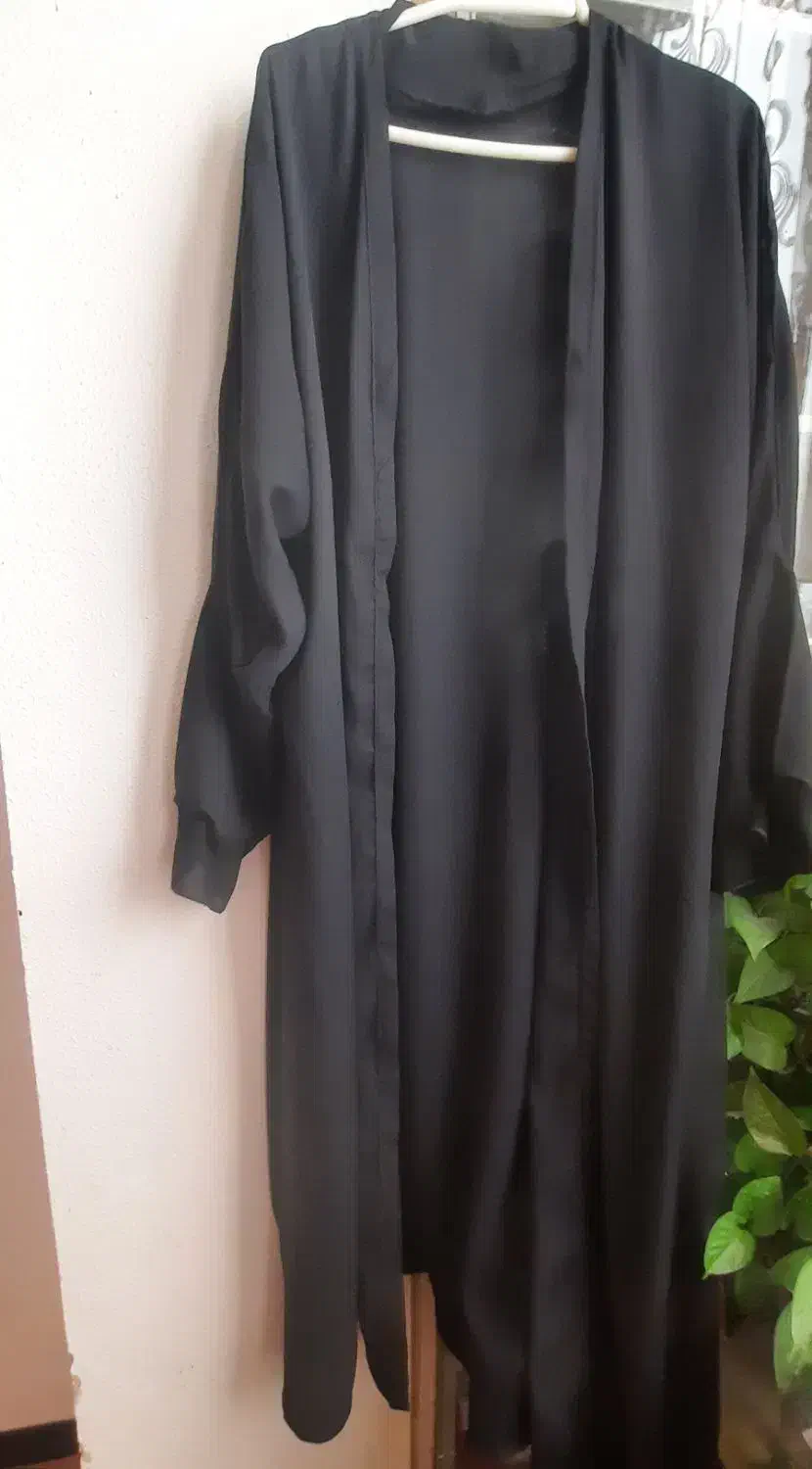 مانتوروی مشکی آستین بلند|لباس|شاهین‌شهر, خانه کارگر|دیوار