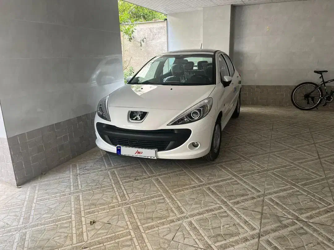 207ارتفا یافته صندلی چرم|خودرو سواری و وانت|شیراز, طلاب|دیوار