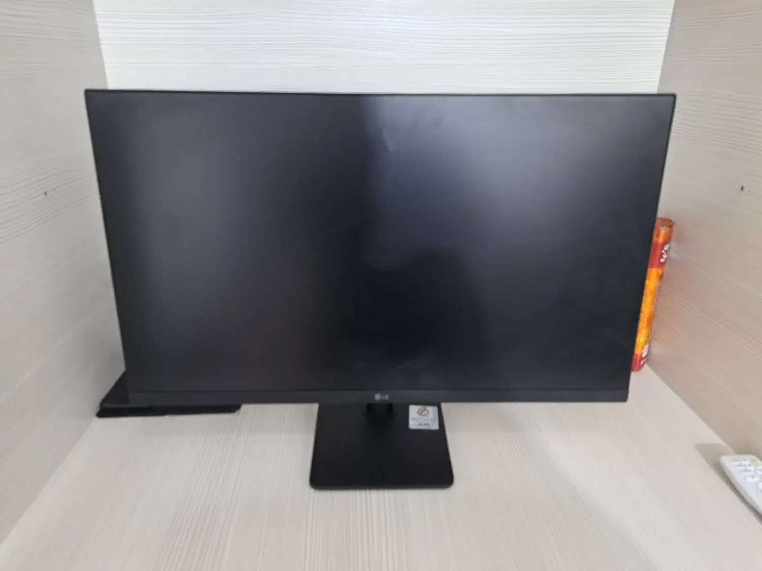 مانیتور ال جی و هدفون|قطعات و لوازم جانبی رایانه|بندر گناوه, |دیوار