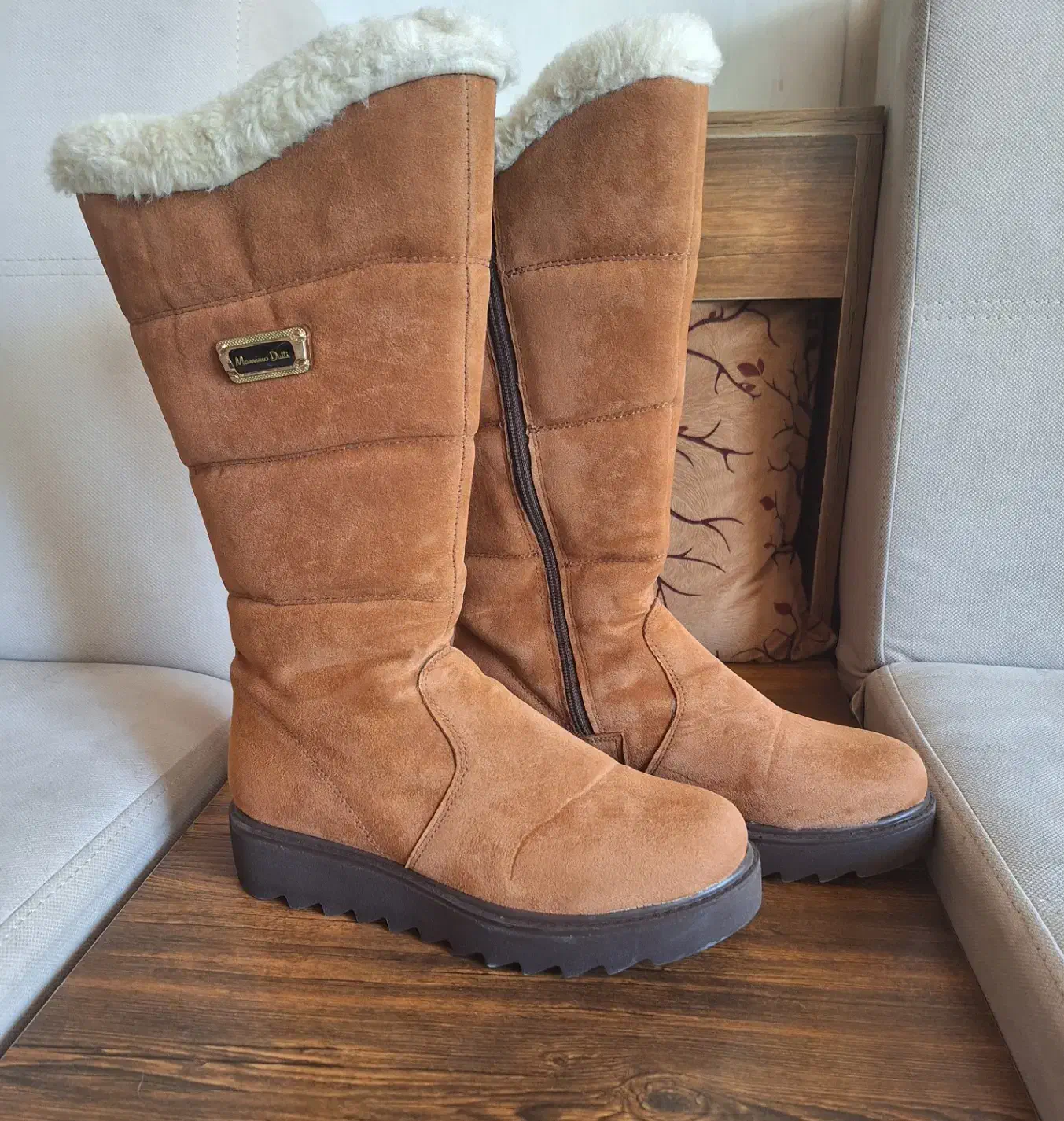 بوت|کیف، کفش، کمربند|شهرکرد, |دیوار