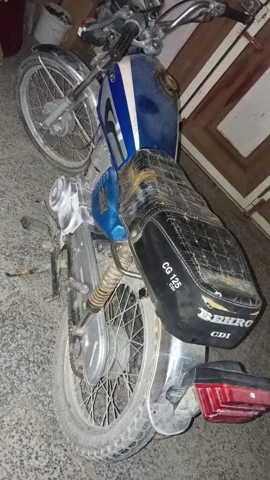 سیجی|موتورسیکلت|کاشان, باغ ماجد|دیوار