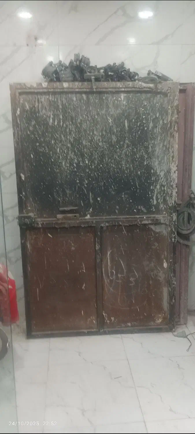 درب های ماشین رو|مصالح و تجهیزات ساختمان|قدس, شهر‌قدس|دیوار