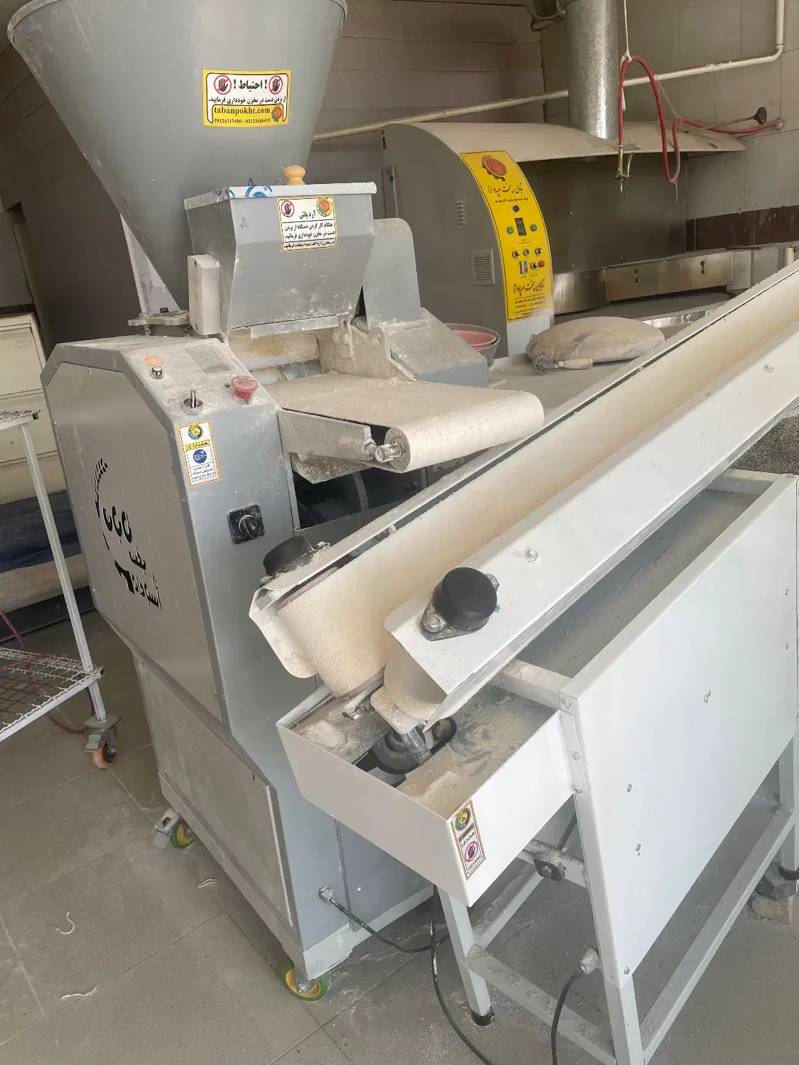 تنور نانوایی ( تنور و چانه گیر و خمیرکن )|ماشین‌آلات صنعتی|اصفهان, شهرک سلامت|دیوار