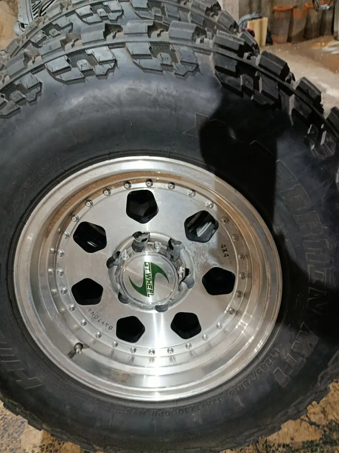 ۴حلقه لاستیک به همراه رینگ درحد صفر|قطعات یدکی و لوازم جانبی|رشت, حومه رشت|دیوار