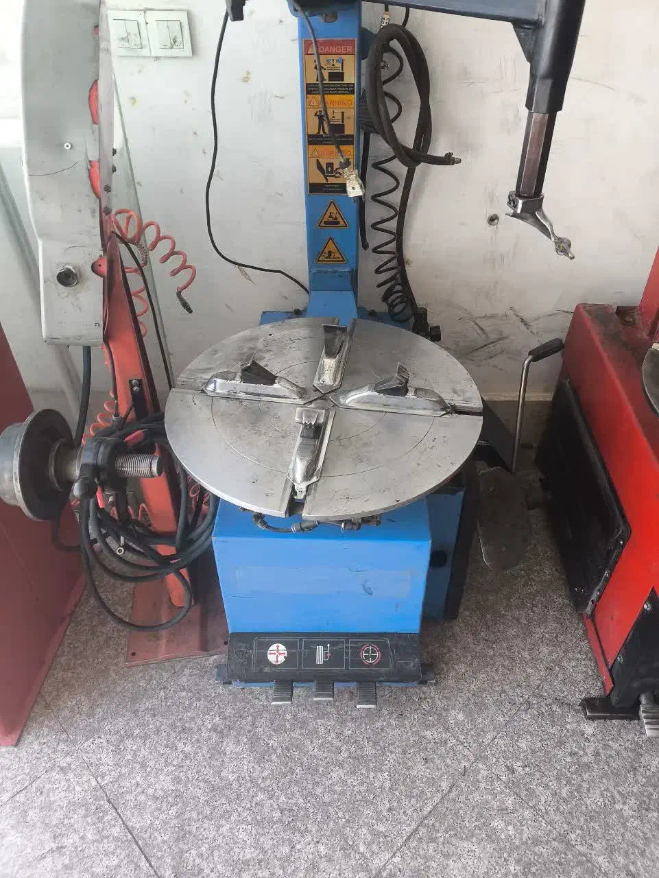 لاستیک درآر پمپ باد دستگاه بالانس جک نیتروژن|ماشین‌آلات صنعتی|مشهد, کوی ولیعصر|دیوار