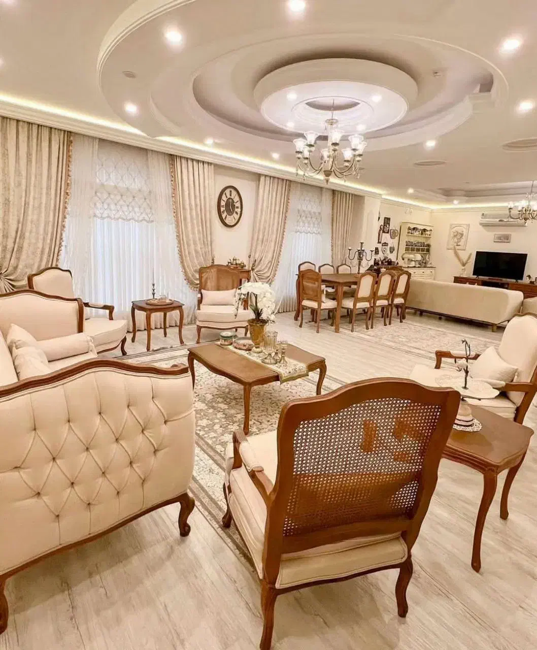مبل کلاسیک فرانسوی ابزاری چستر|مبلمان خانگی و میز عسلی|بهارستان, |دیوار