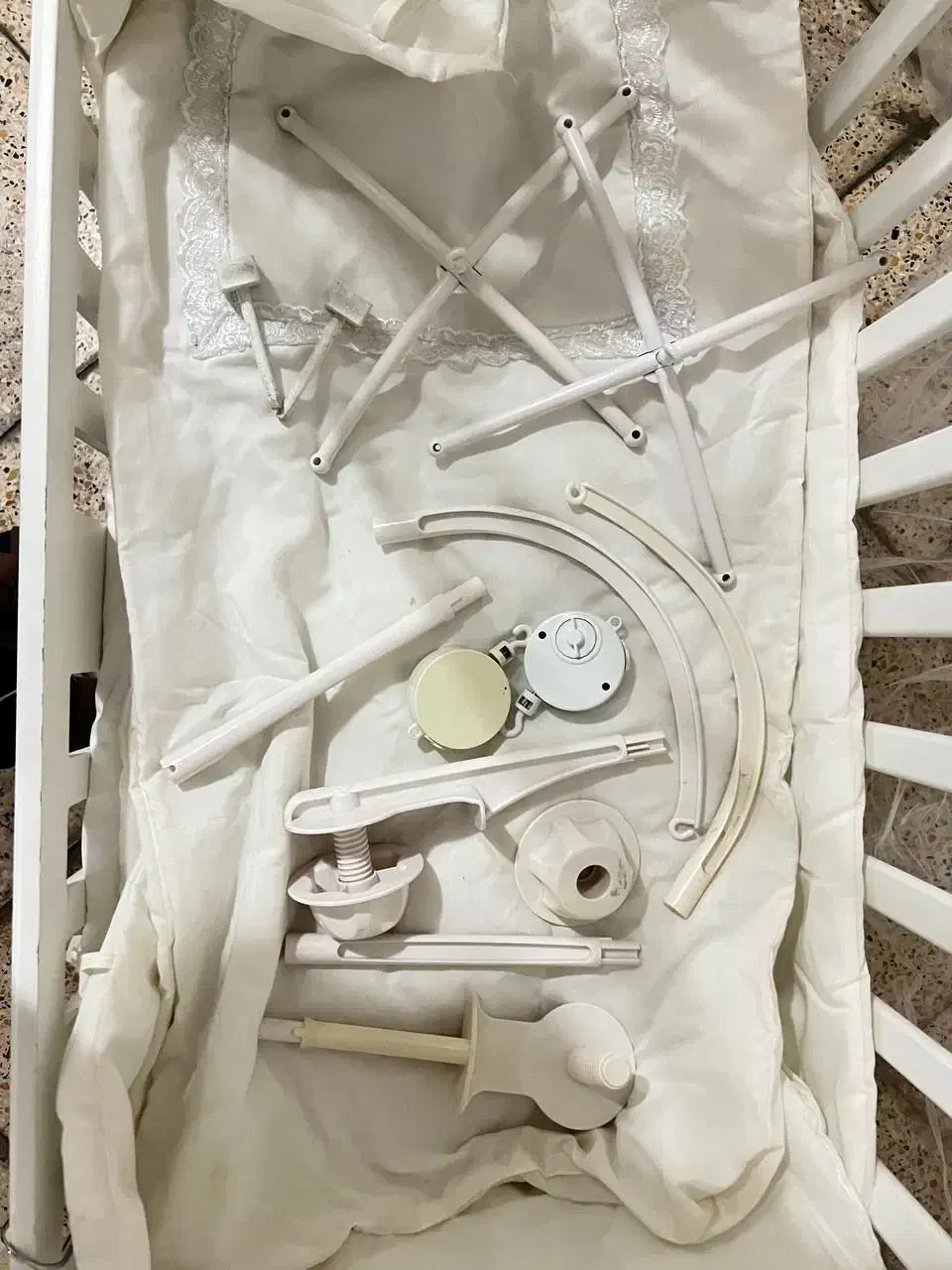 تخت کودک گهواره ای---کریر کودک|تخت و صندلی بچه|مشکین‌دشت, |دیوار