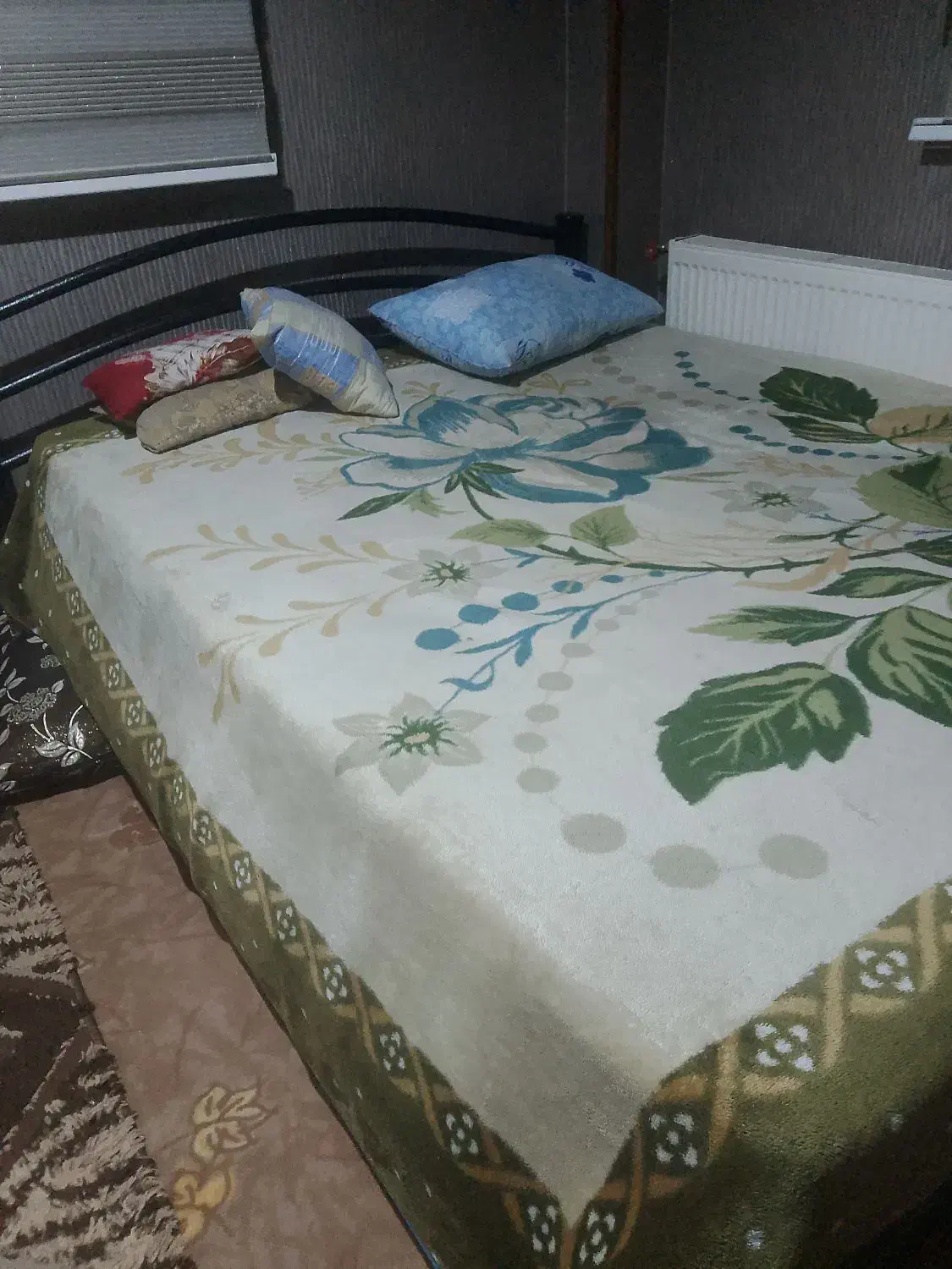 تخت فرفورژه2نفره بدونه تشک|تخت و سرویس خواب|هشتگرد, فاز ۲ مهستان|دیوار