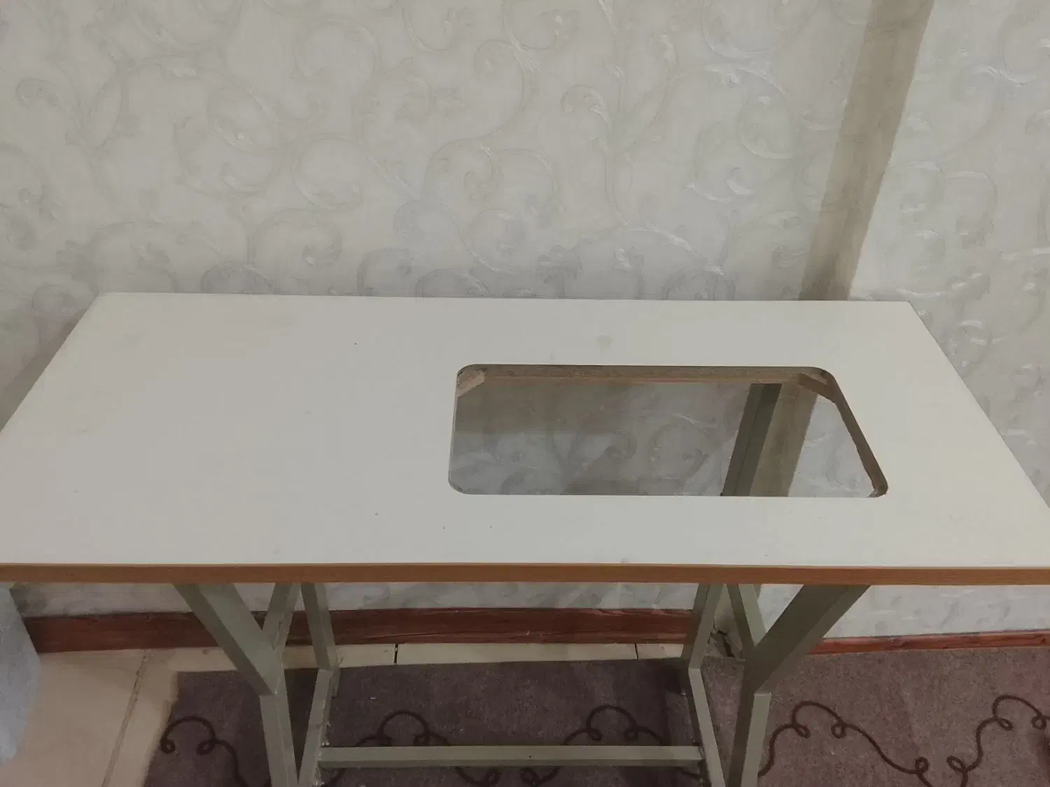 میز چرخ خیاطی|لوازم خیاطی و بافتنی|گلبهار, شهر جدید گلبهار|دیوار